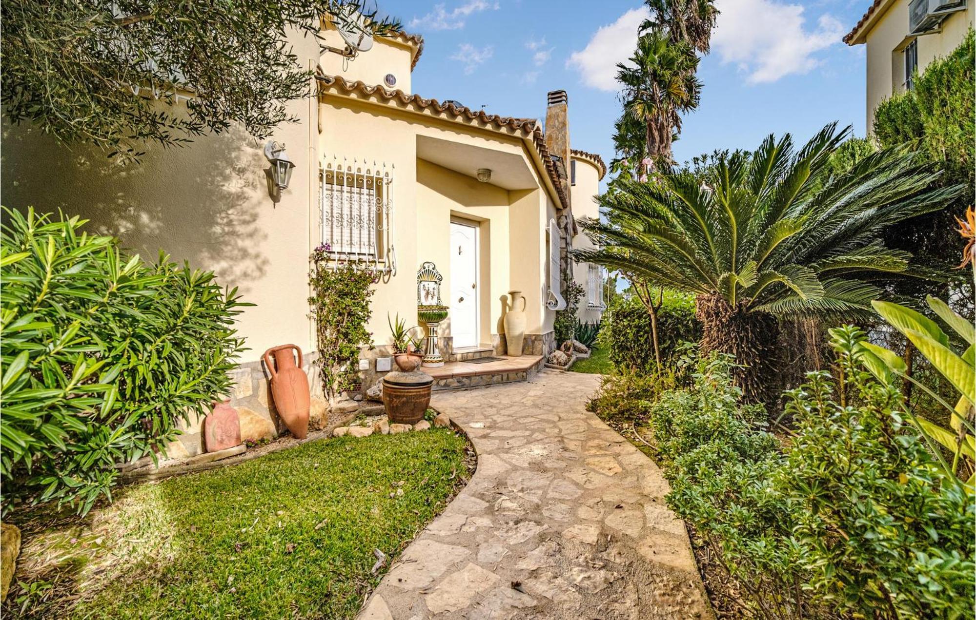 Beautiful Home In Oliva With Kitchen Buitenkant foto