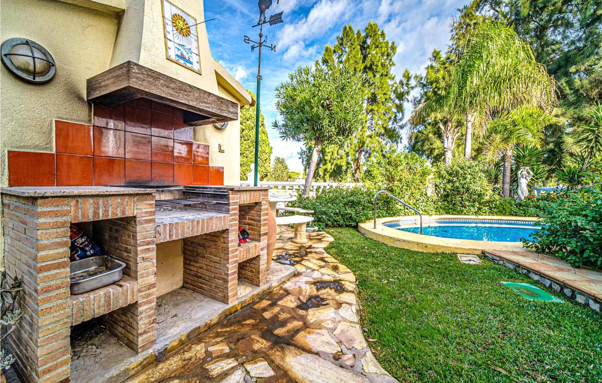 Beautiful Home In Oliva With Kitchen Buitenkant foto